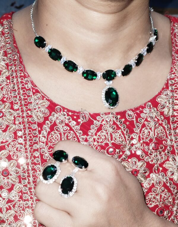 Green Gemstone Necklace and Earrings Set – Stunning Jewelry Set for Special Occasions - Image 2