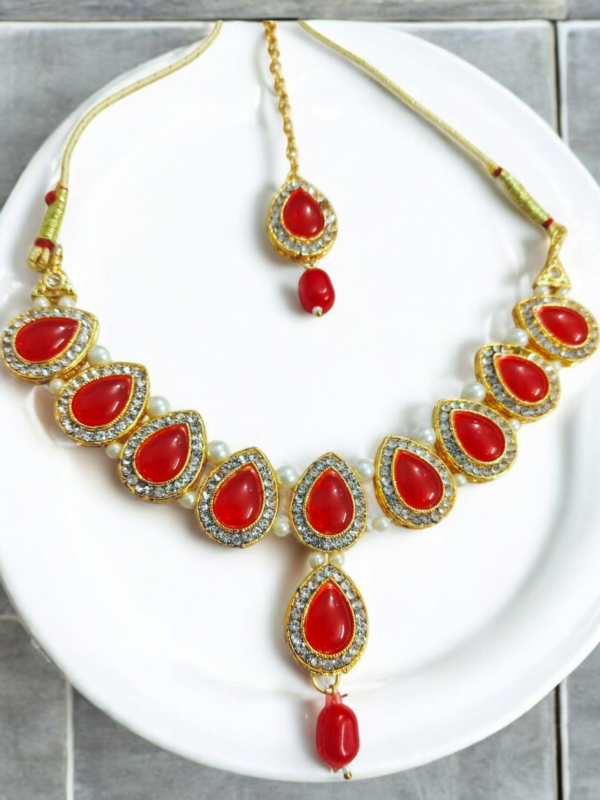 Teardrop stone necklace with maang tikka - Image 2